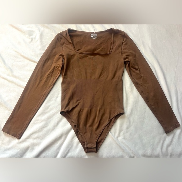 OQQ Women’s Brown Long Sleeve One Piece Bodysuit Body Suit Size Large - Picture 1 of 13